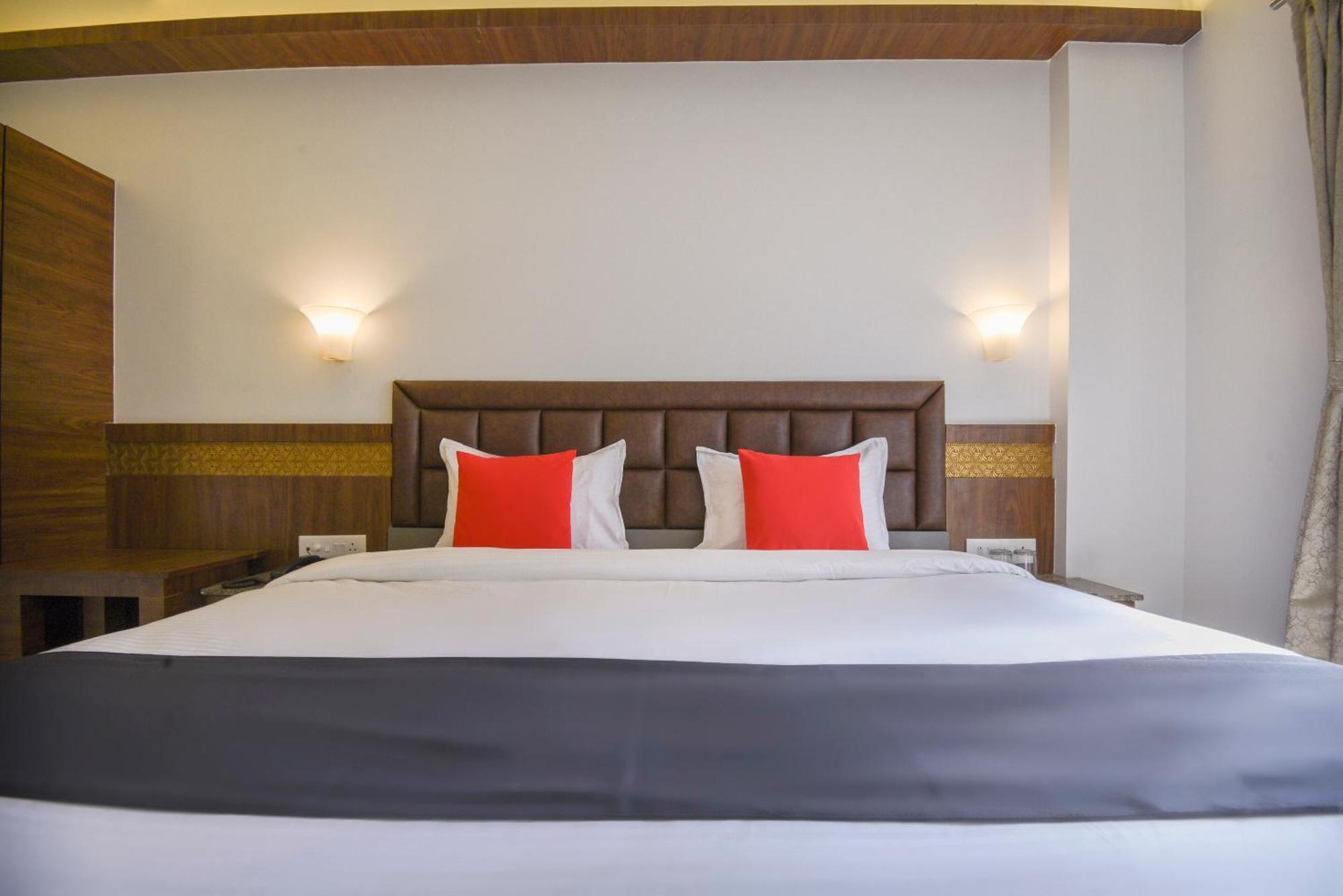 Oyo Flagship Hotel Shreeyash Executive Mangvadi Zewnętrze zdjęcie
