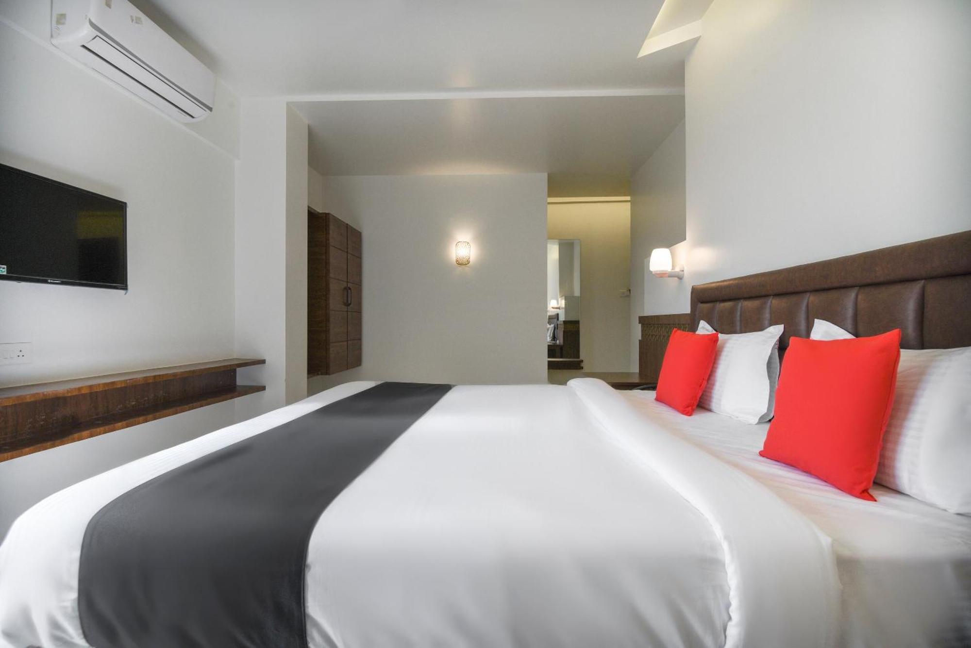 Oyo Flagship Hotel Shreeyash Executive Mangvadi Zewnętrze zdjęcie