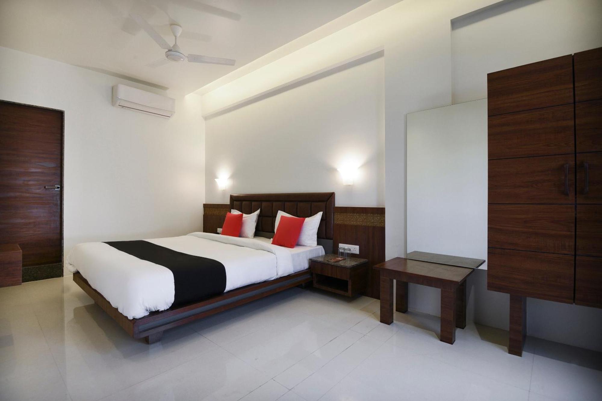 Oyo Flagship Hotel Shreeyash Executive Mangvadi Zewnętrze zdjęcie