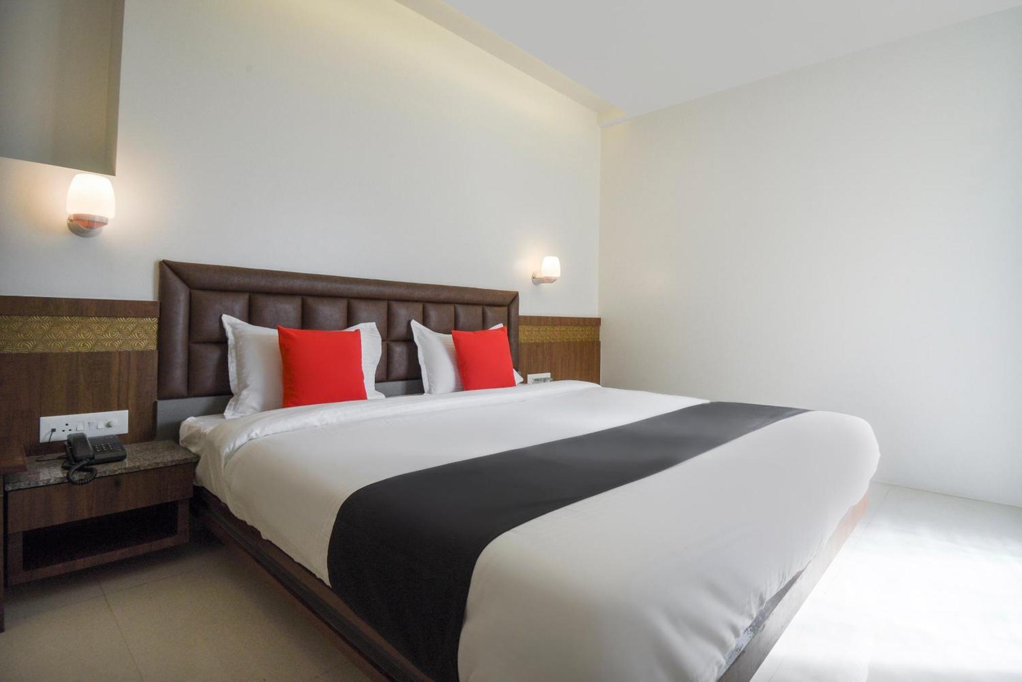 Oyo Flagship Hotel Shreeyash Executive Mangvadi Zewnętrze zdjęcie