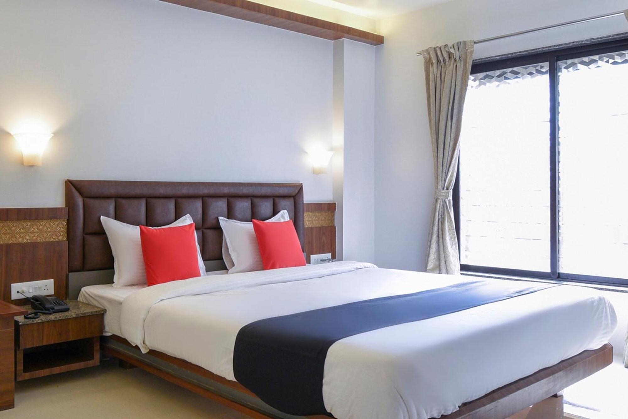 Oyo Flagship Hotel Shreeyash Executive Mangvadi Zewnętrze zdjęcie