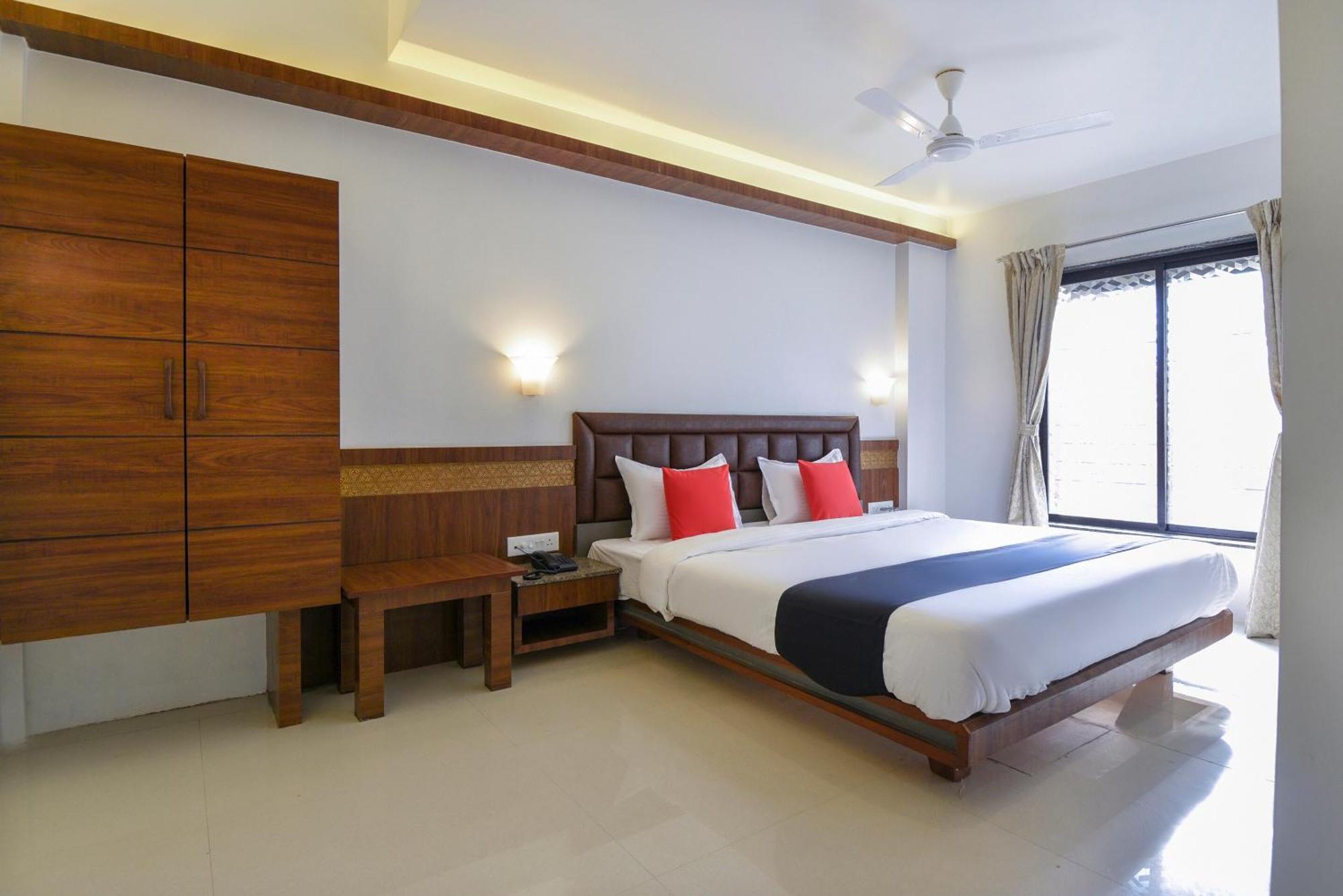 Oyo Flagship Hotel Shreeyash Executive Mangvadi Zewnętrze zdjęcie