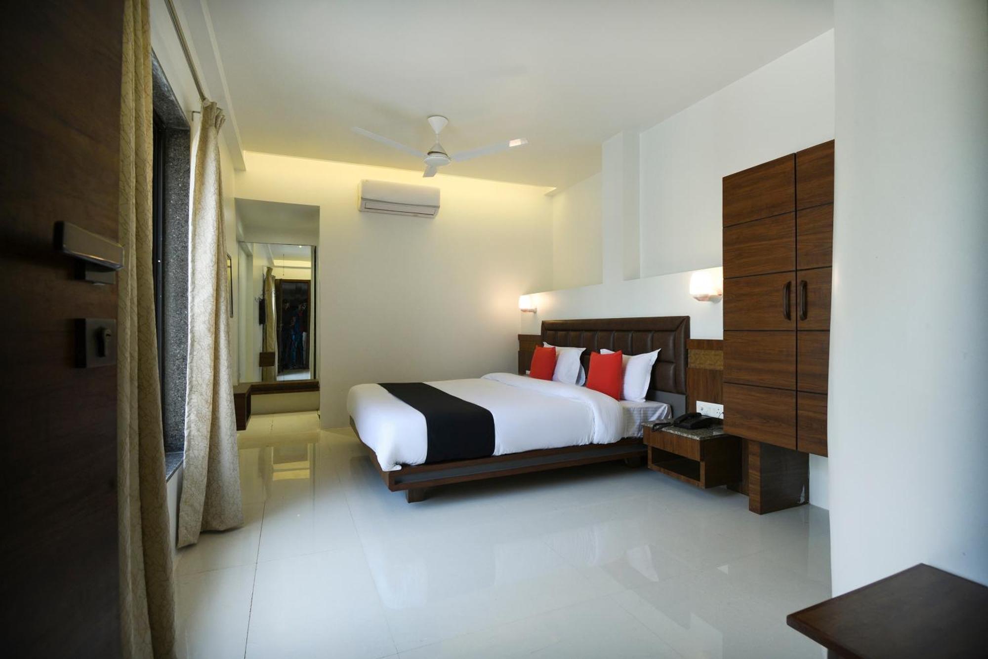 Oyo Flagship Hotel Shreeyash Executive Mangvadi Zewnętrze zdjęcie