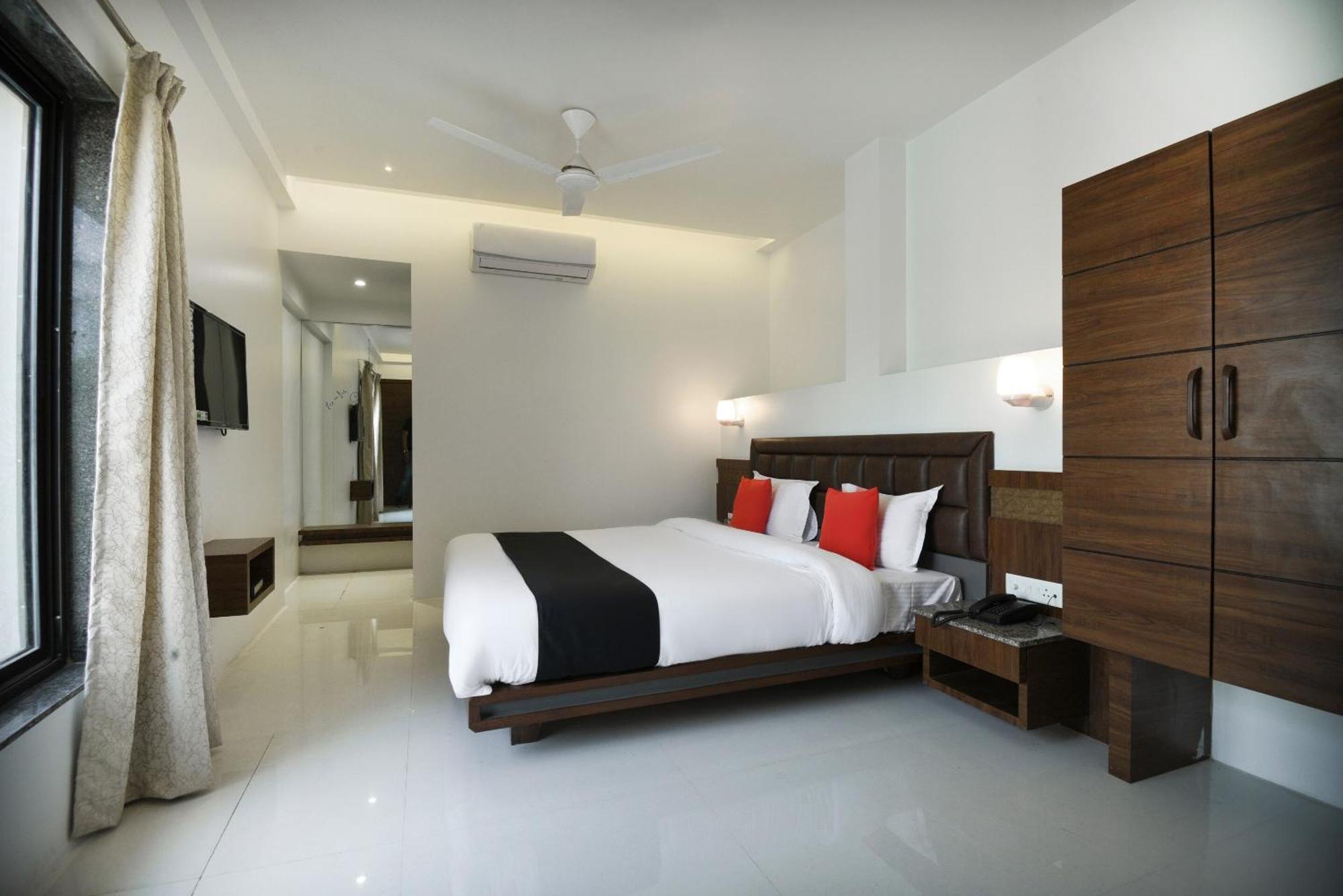 Oyo Flagship Hotel Shreeyash Executive Mangvadi Zewnętrze zdjęcie